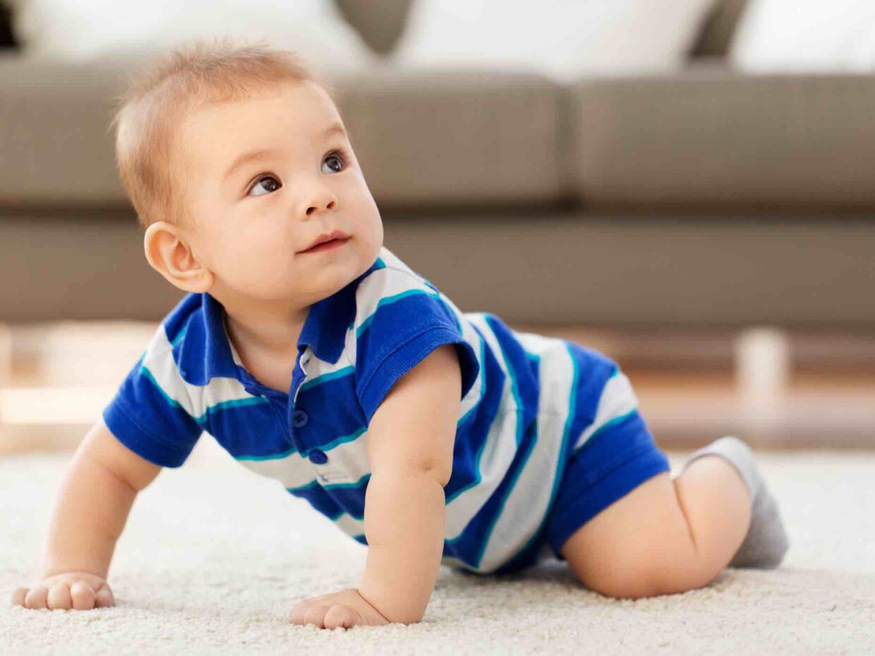 Bambino di 9 mesi