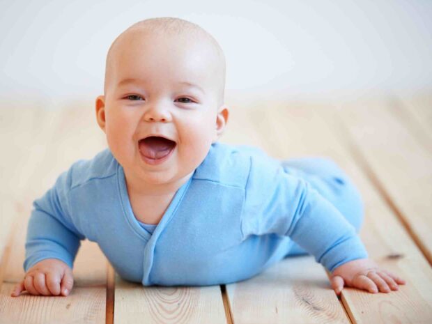 Come cresce il bambino nel quarto mese di vita - Amico Pediatra