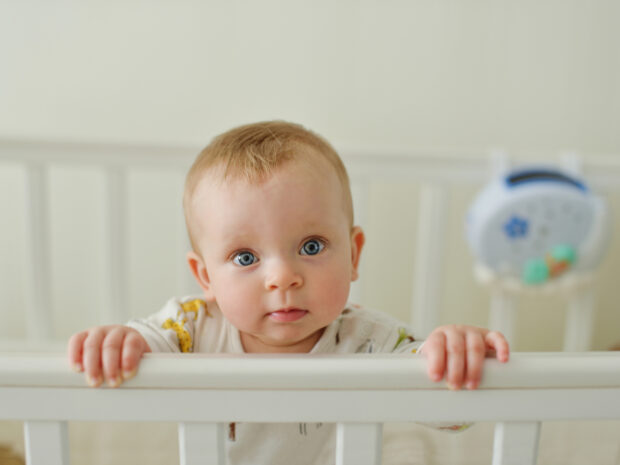 Immagine di bambino che dorme poco
