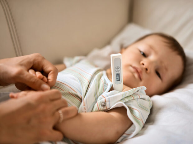 Bambino con influenza