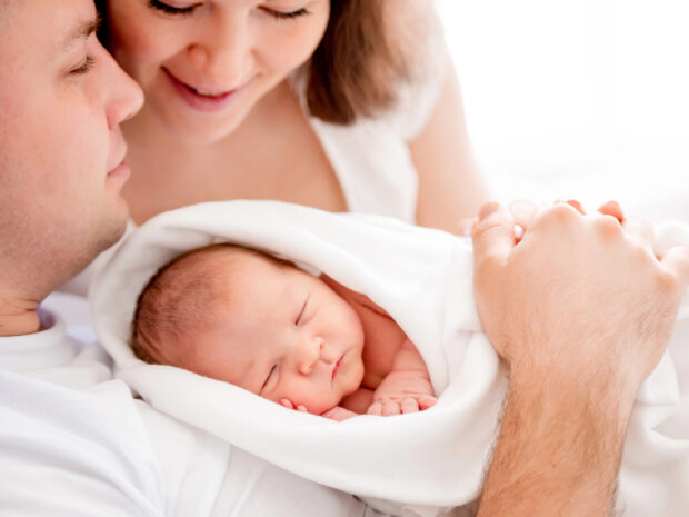 Bambino nei primi 1000 giorni di vita con mamma e papà